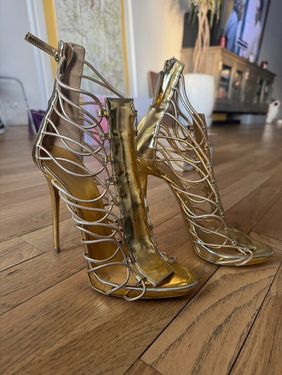 Giuseppe Zanotti Shoes - Gold Giuseppe Zanotti Roman style Stilettos